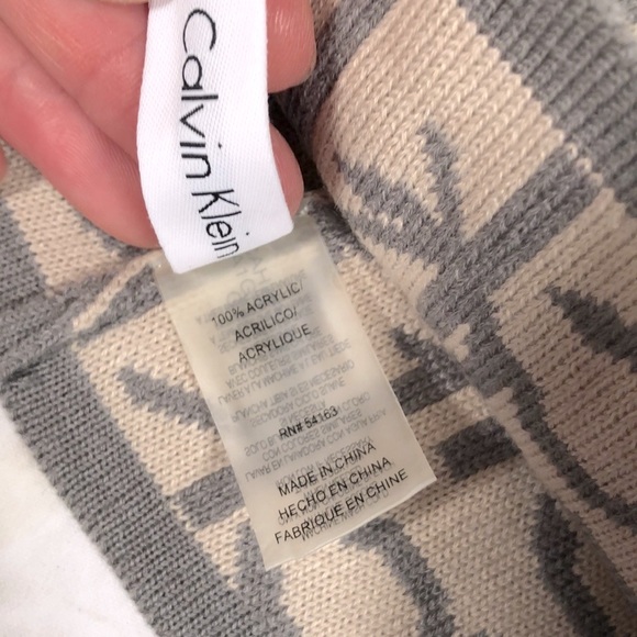 Calvin Klein beanie hat. Light gray Creme Stretch CK Logo design - Picture 7 of 9